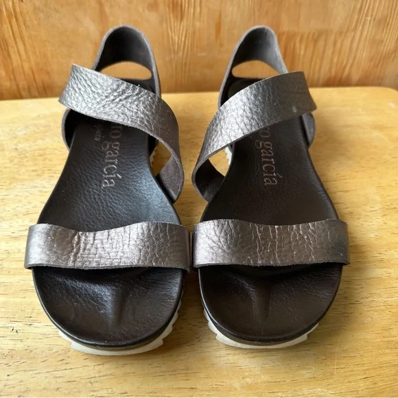 Pedro Garcia Metallic Leather Flat Low Heel Open Toe Sandals - Picture 5 of 16